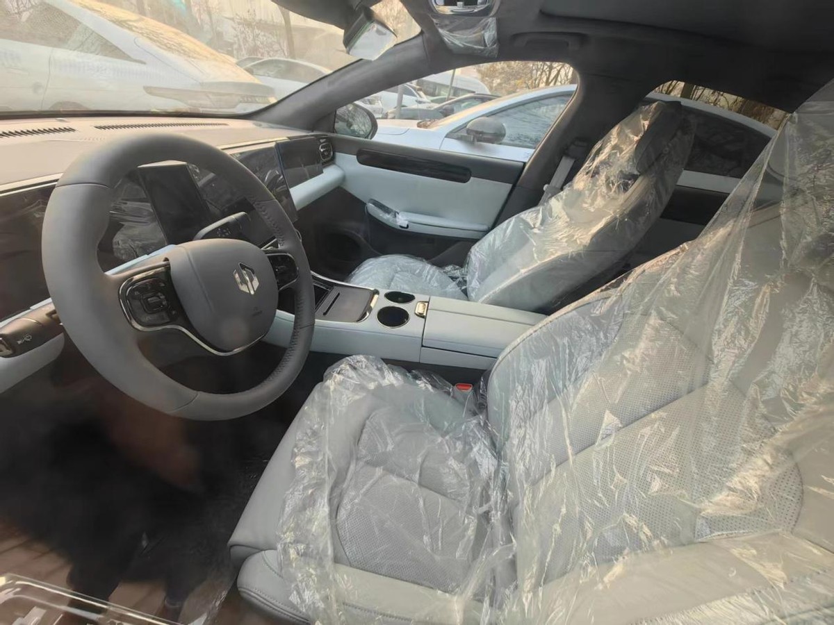 零跑c01增程版有自己的核心技术吗,零跑c01和零跑c11如何选择