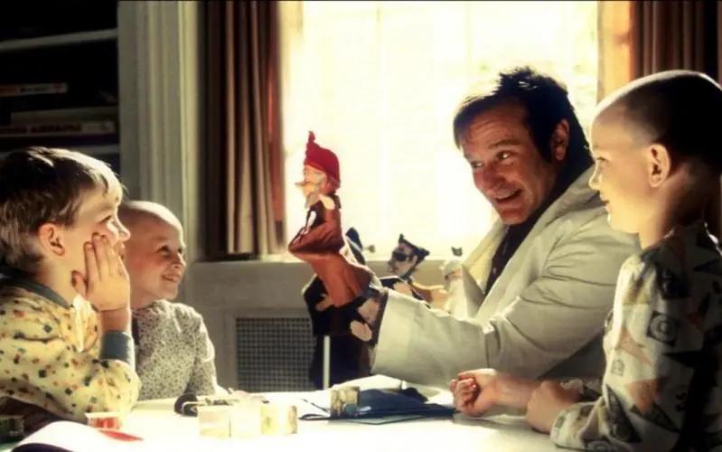 医疗不能只是治疗,这部美国电影讲了一个走心的医生故事