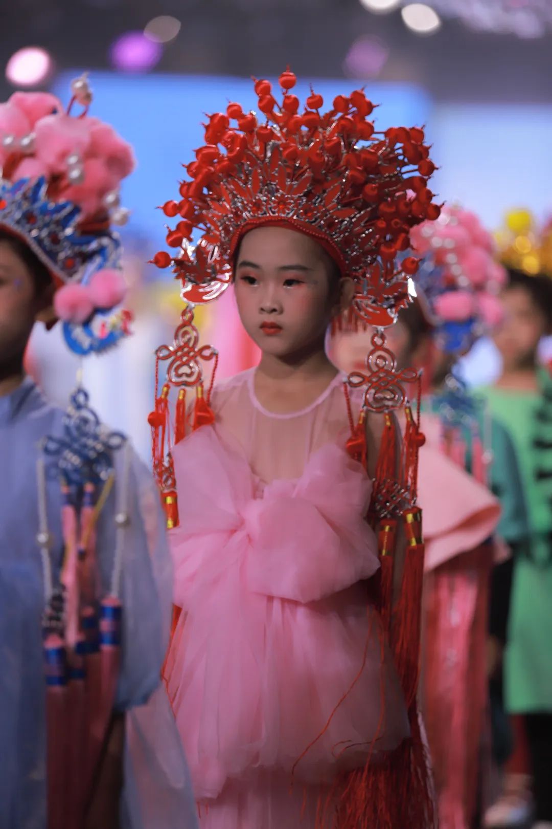 2021年国际模特时装秀,时装周2019少儿模特大赛