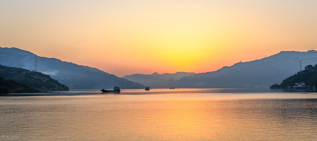 关于长江及三峡的壮丽景色的诗句,有关长江及三峡壮丽景色的古诗