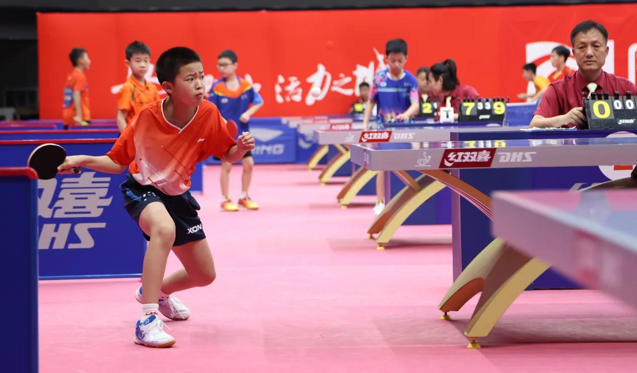 刘国梁出席全国青少年锦标赛,刘国梁选拔比赛