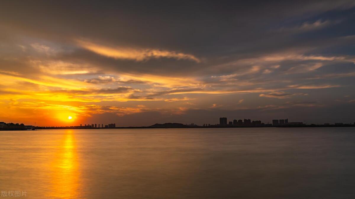 朋友恋人红颜知己有什么区别,什么叫朋友红颜知己