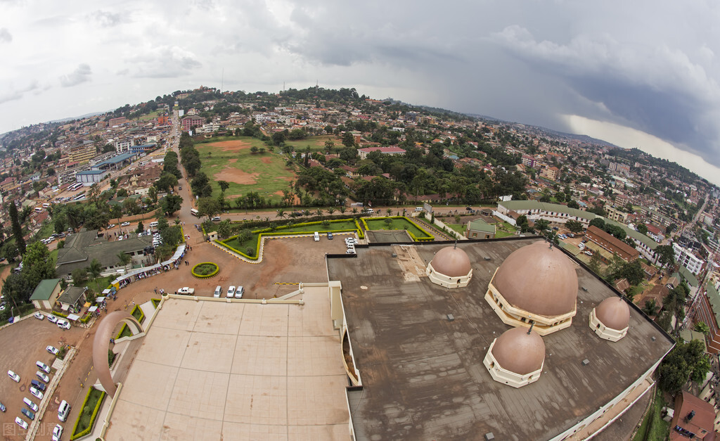 乌干达现状：被誉为非洲明珠，女性迷恋生育，男人一夫多妻