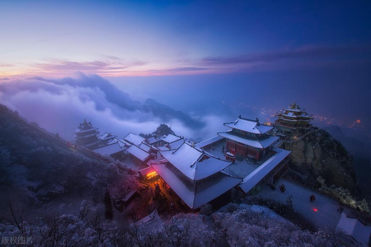 道家思想中人与自然和谐的思想,道家的根本智慧在于尊道贵德