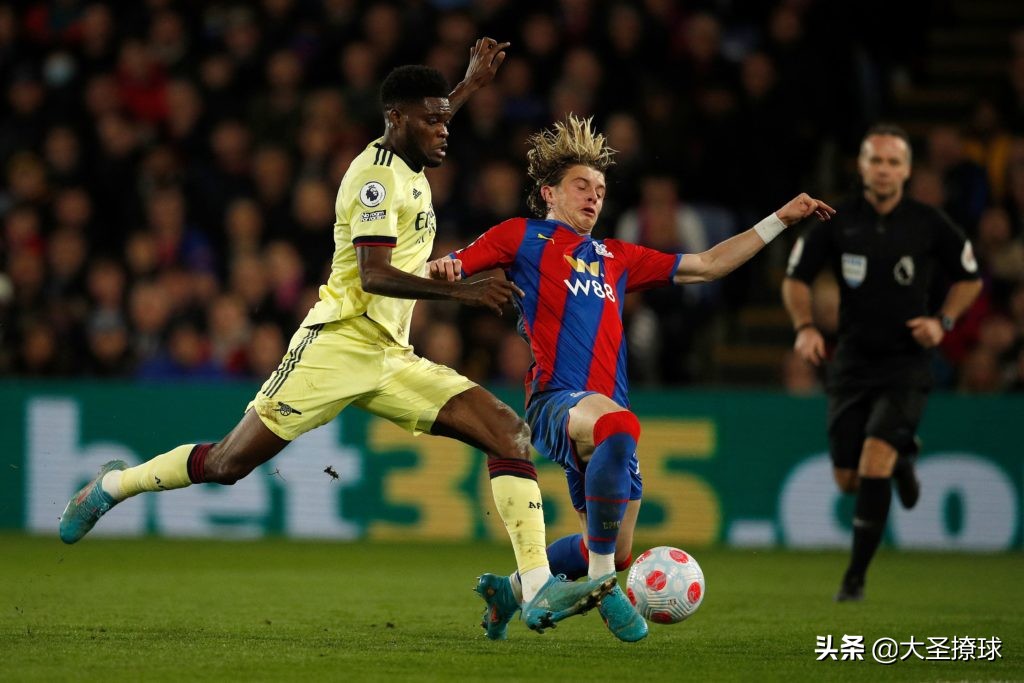 阿森纳重返前四,阿森纳考察中场