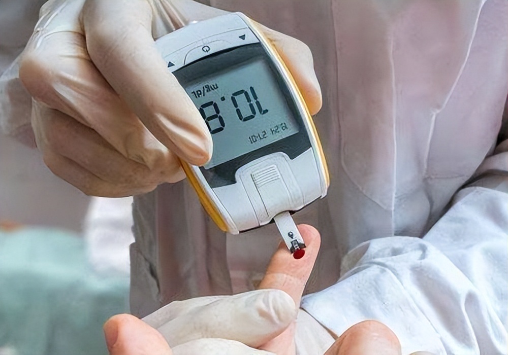 高血糖多吃红薯血糖有影响吗,吃一个苹果后两小时血糖7.4正常吗