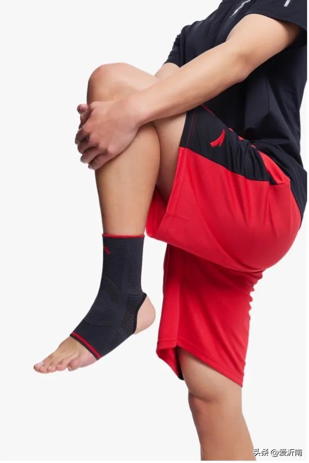 一运动关节就吱吱响怎么回事,脚关节运动时咔咔响怎么回事