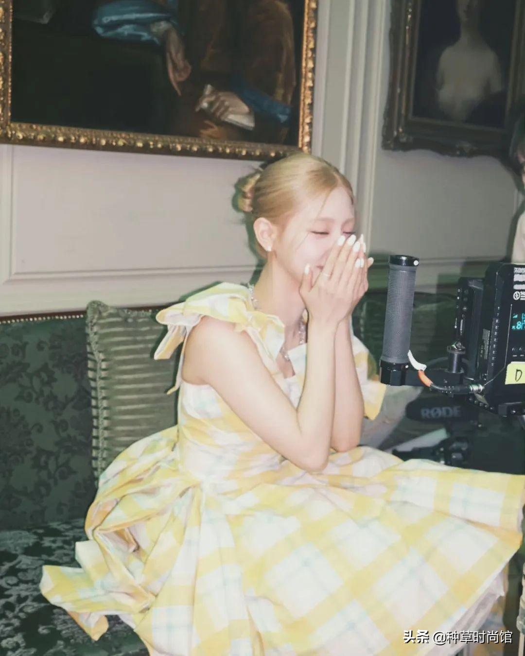 八字刘海怎么打理才不会显头秃,12岁圆脸头秃长发适合剪什么刘海