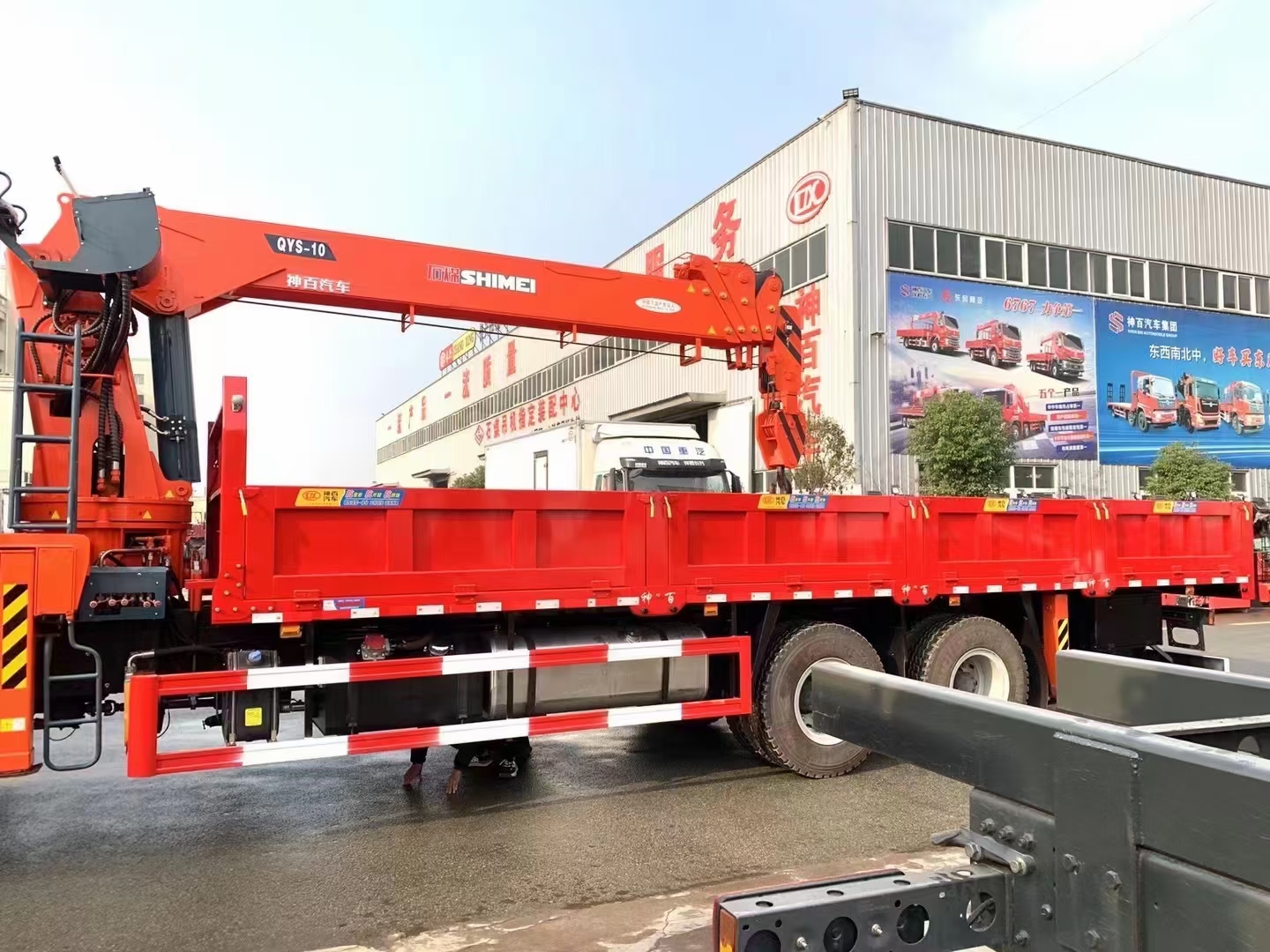 贵州4.2米随车吊蓝牌,贵州随车吊车附近推荐