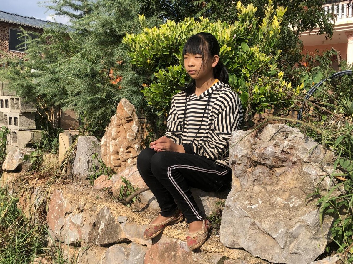 农村女孩被养母虐待,七岁留守女孩惨遭奶奶长期虐待