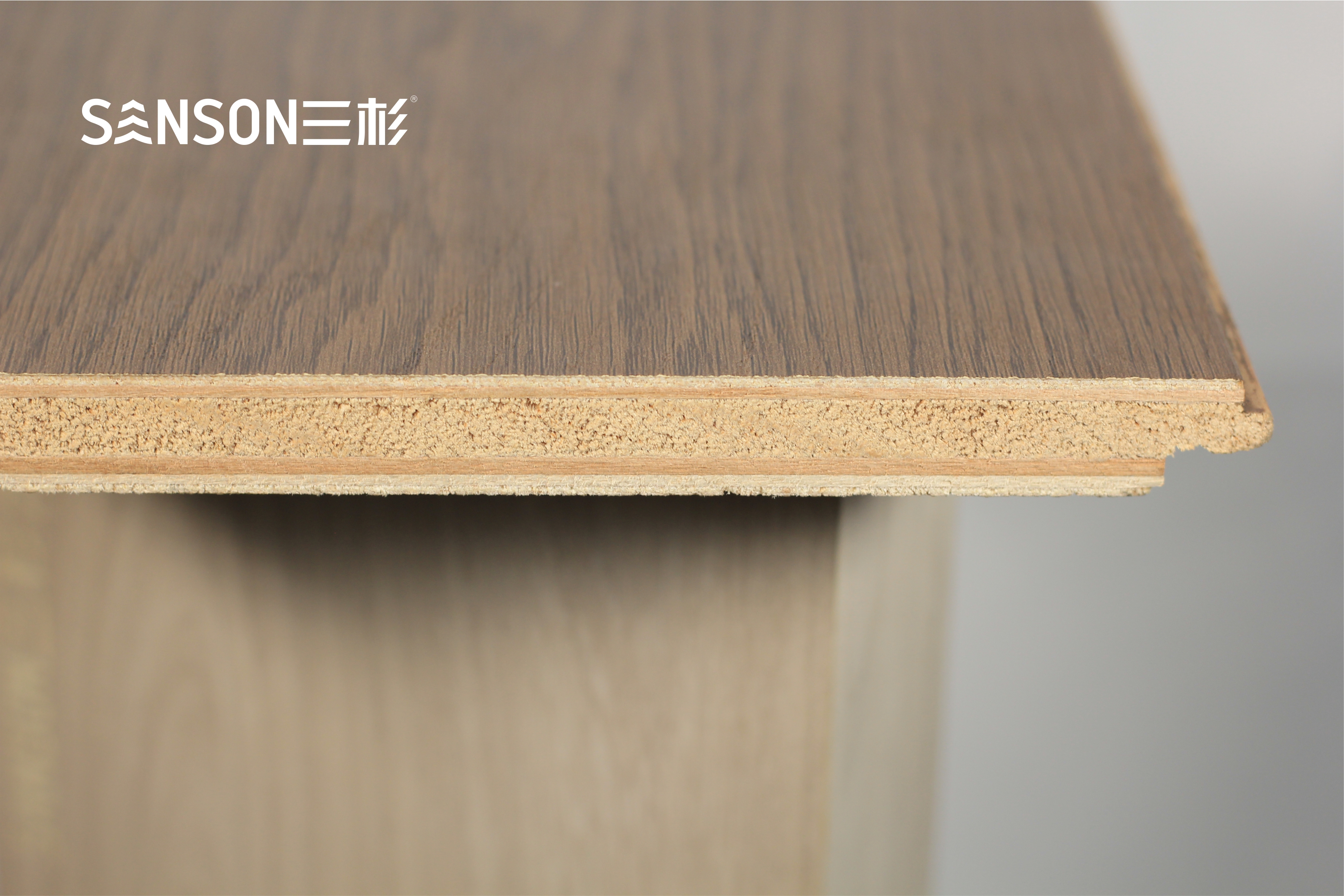 新三层实木地板和多层实木哪个好,三层实木地板价格不等