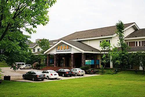 峨眉山灵秀温泉自驾,峨眉山灵秀温泉直播