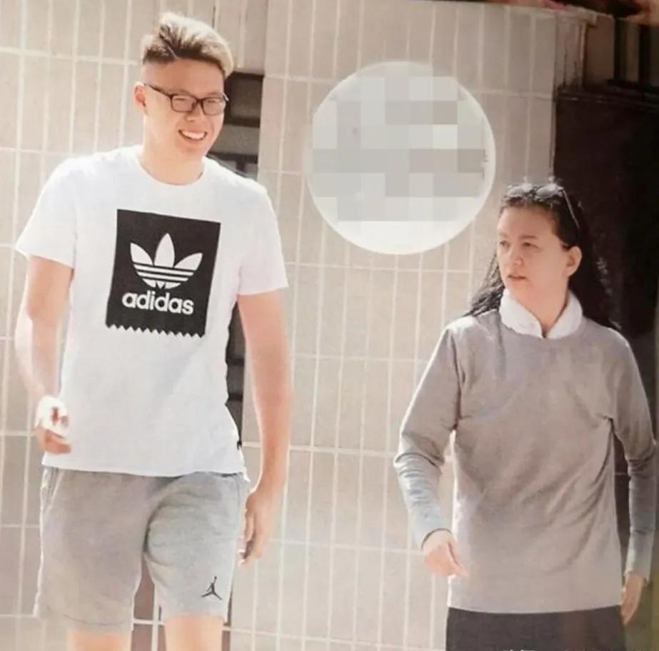 梁朝伟曾华倩靓仔,曾华倩梁朝伟年轻图片