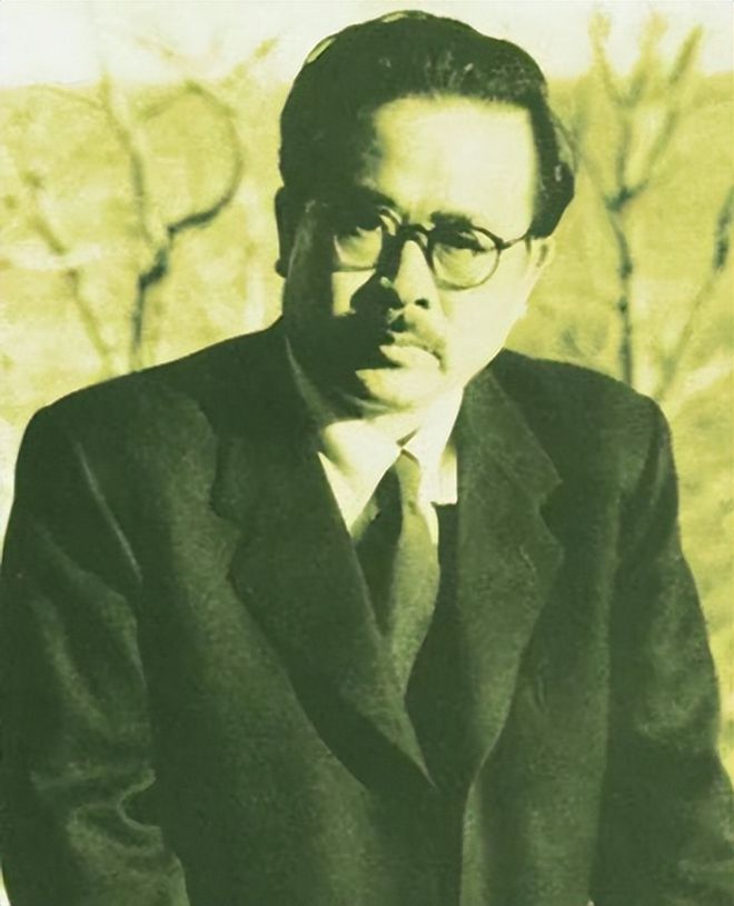 1949年开国大典，毛主席为何不让任弼时参加？背后原因令人泪目