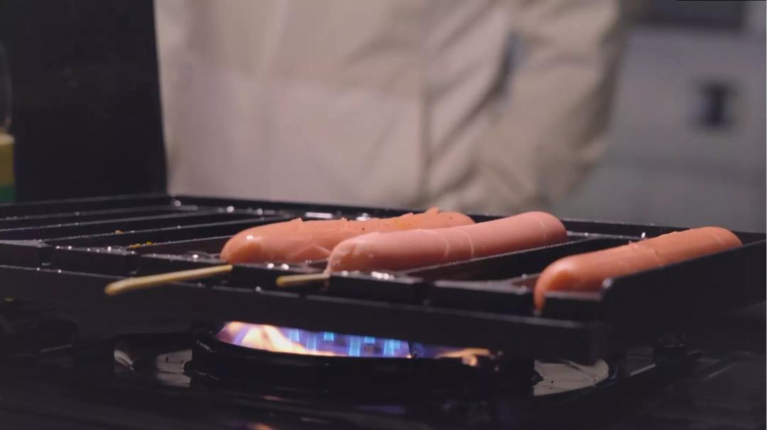 淀粉鸡肉肠摆摊真实收入,烤淀粉肠摆摊全套流程