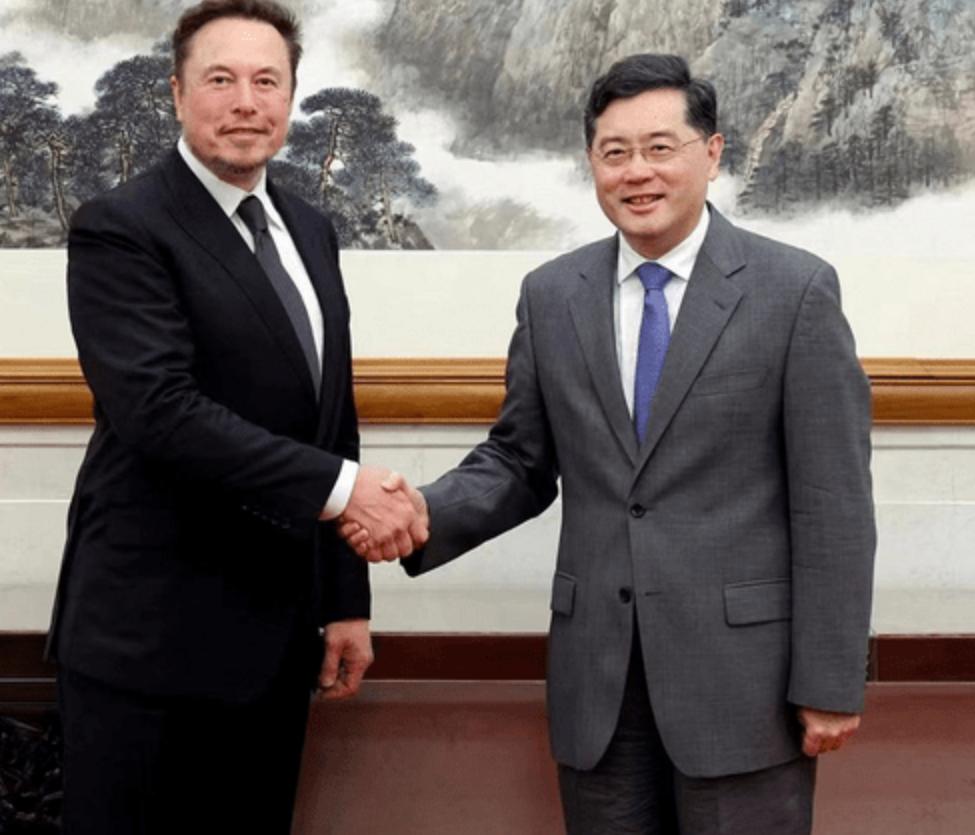 英伟达黄仁勋见马斯克,英伟达黄仁勋比马斯克有钱吗