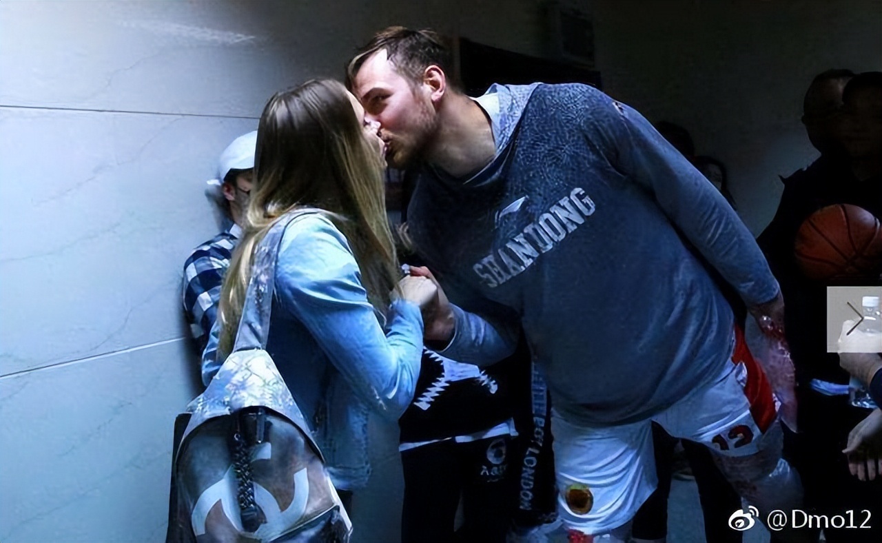 我与足球那些事,全能中锋莫泰尤纳斯