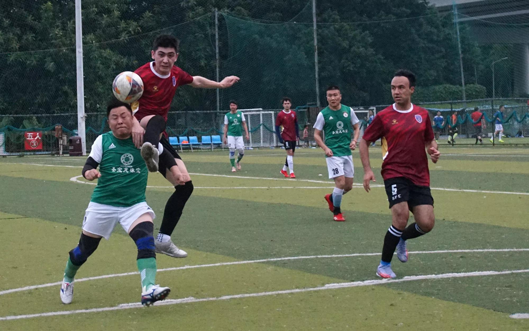 深圳业余足球比赛,深圳业余足球比赛每个球队的合影