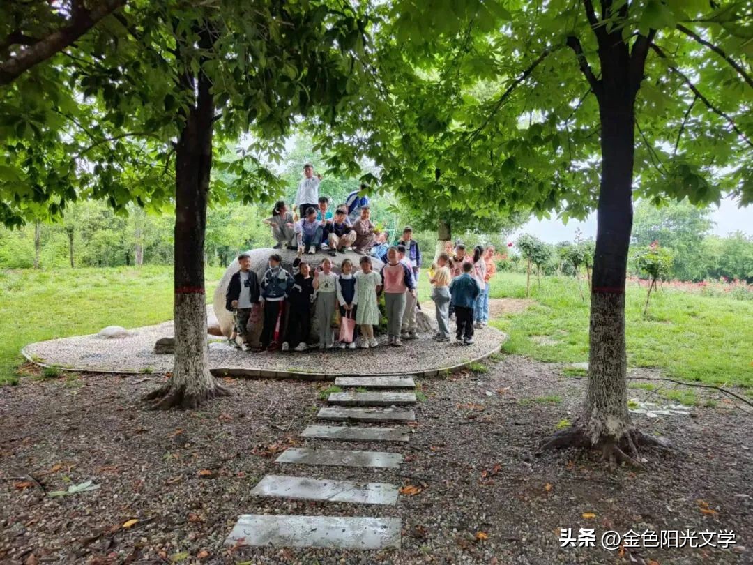 一年级自己画图写话,一年级看图说话写话