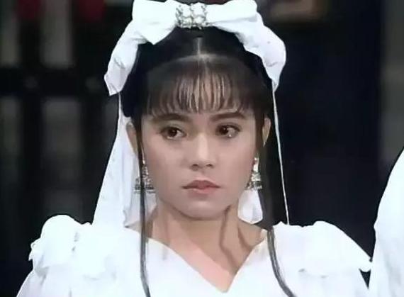 父女之间亲嘴的危害,父女亲脸拥抱违法吗