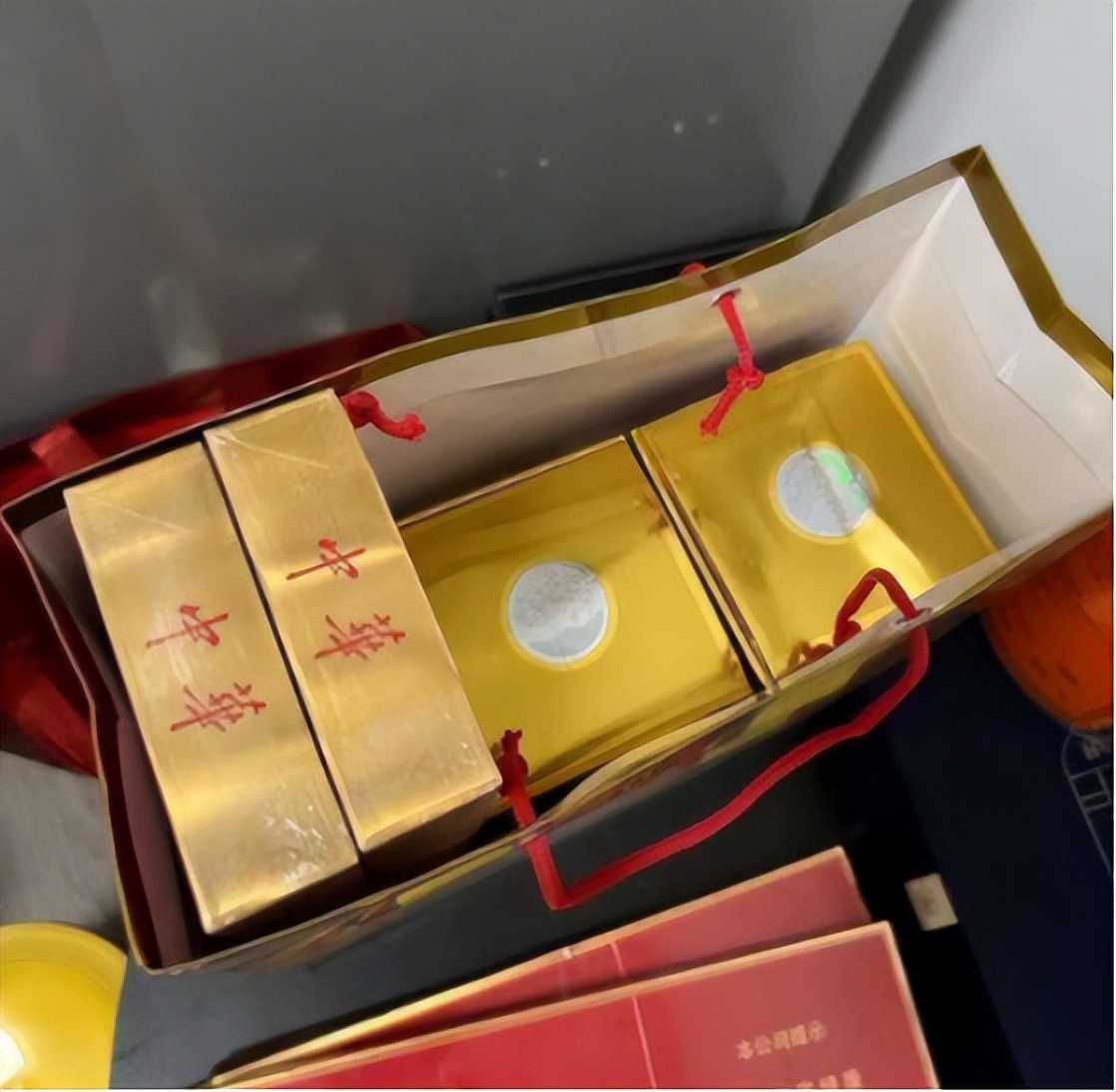 茅台最具“人情世故”的设计,茅台手提袋里的人情世故