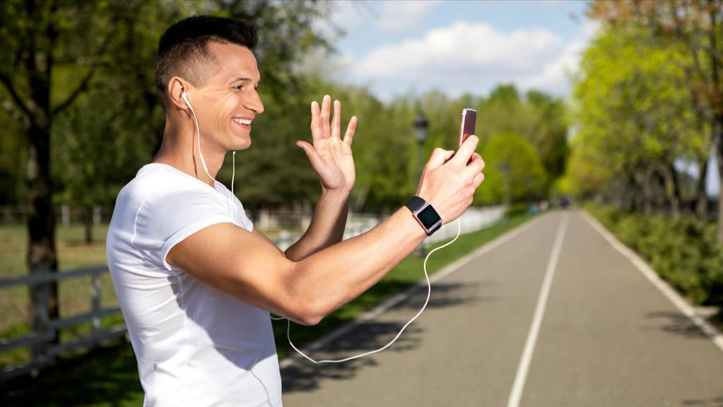 漫谈物理（第003期）——你懂手机：滑动屏幕与计步？