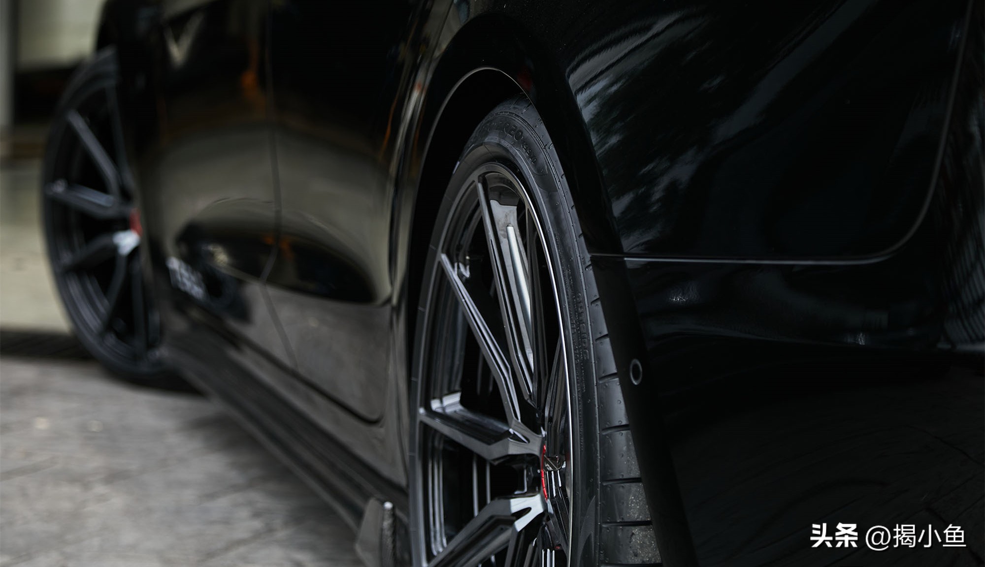 特斯拉model3焕新版底盘塑料管,特斯拉model320寸锻造轮毂