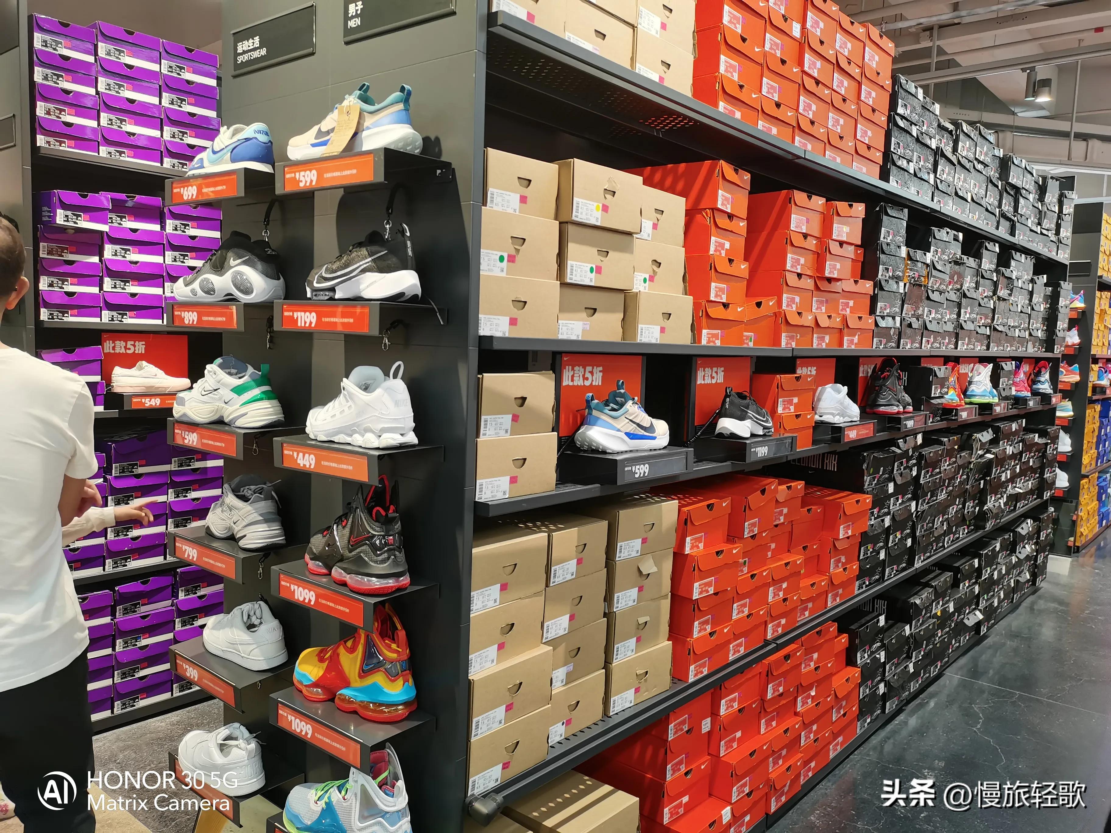 三亚亚龙湾壹号小镇奥特莱斯,三亚奥特莱斯壹号小镇需要逛多久