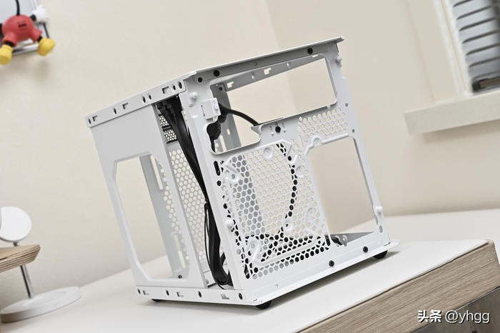 七彩虹主板b760和影驰760,七彩虹b760冰霜对比影驰b760