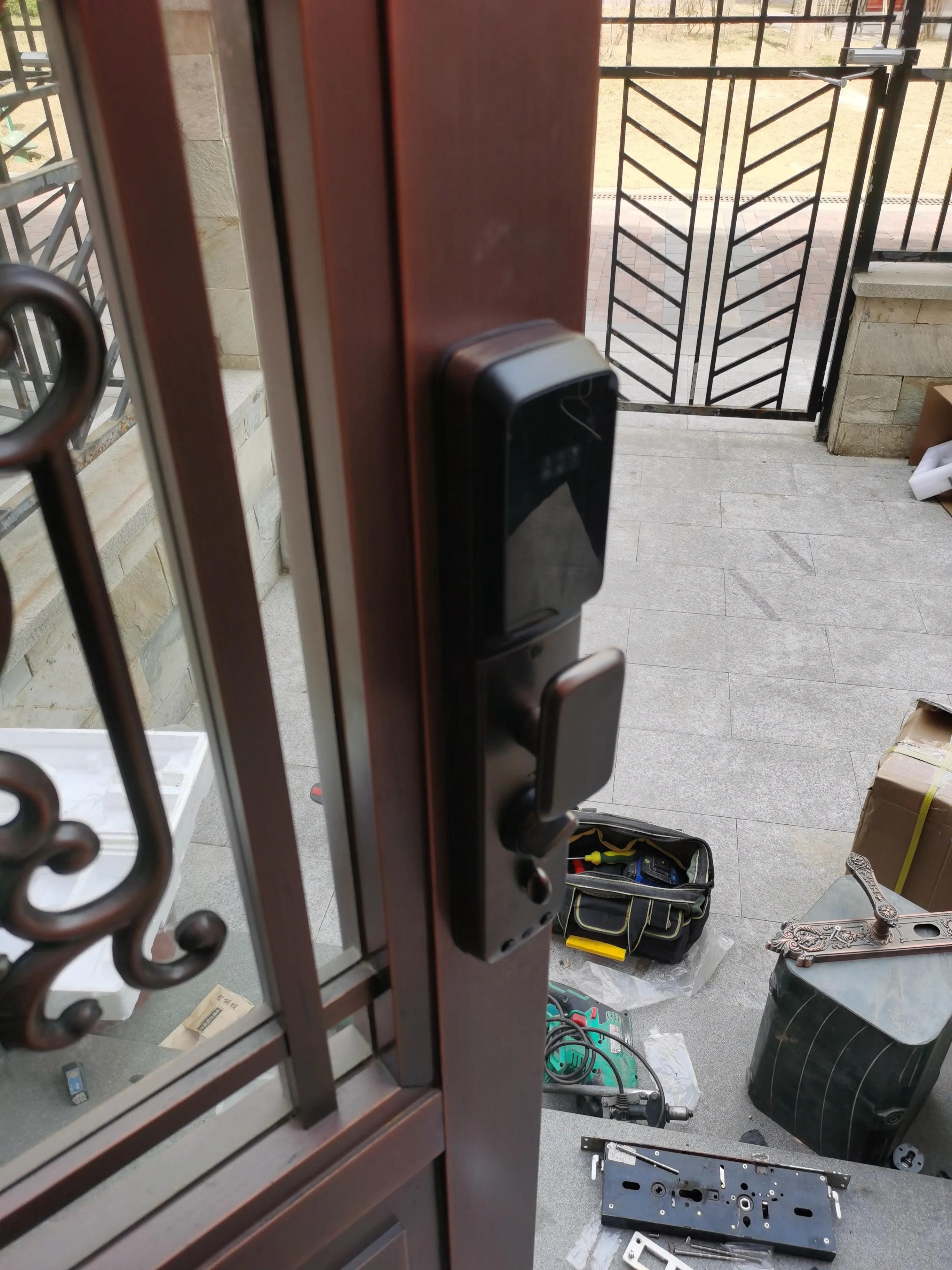 安装工主要工作内容是什么,安装工人忙碌的一天