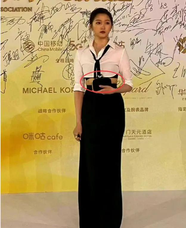 曾黎的苹果肌、孙俪的副乳、天仙的法令纹,女星生图暴露人间真实