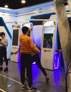 女友今年都二十三了，还是这样，是不是没救了哈哈哈好尴尬