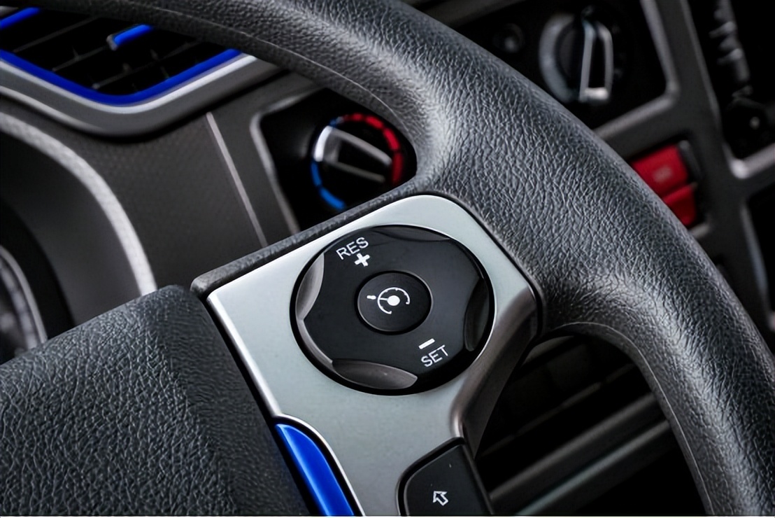 欧曼车配什么车桥,欧曼新车自卸车底盘