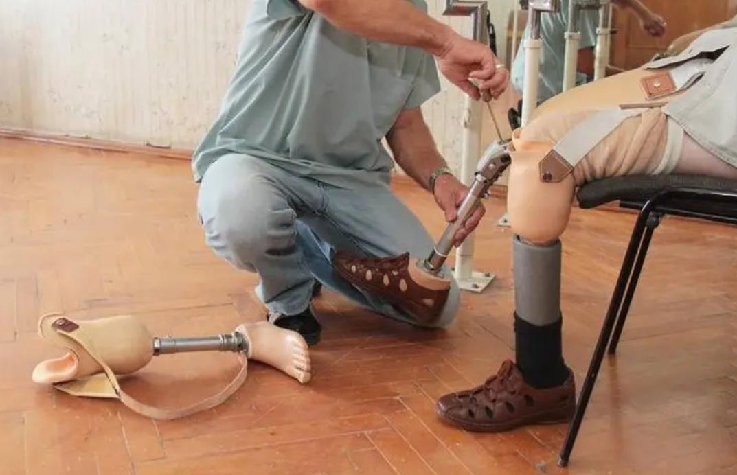 男孩车祸筹款100万变成基金会,男孩车祸筹到100万善款