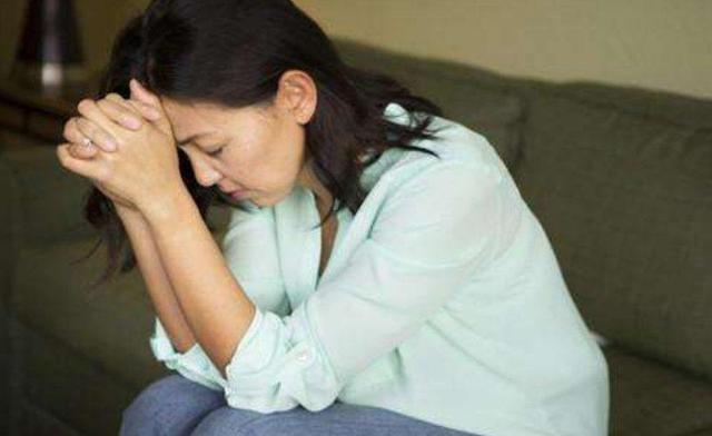 女人摘掉子宫还会来姨妈么,女人摘掉卵巢后与正常女人的区别