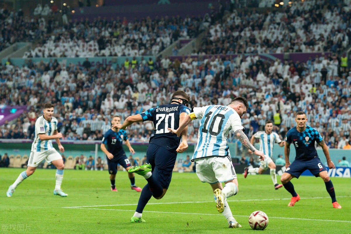 马齐尼亚克世界杯执法了哪几场,世界杯决赛主裁判马齐尼亚克表现