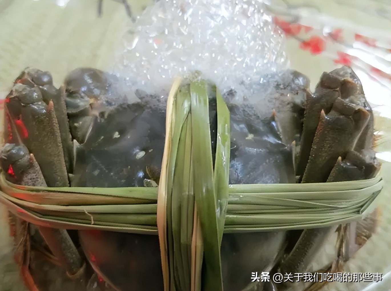 买回来的螃蟹怎样保存会肥,保存螃蟹放水盆里