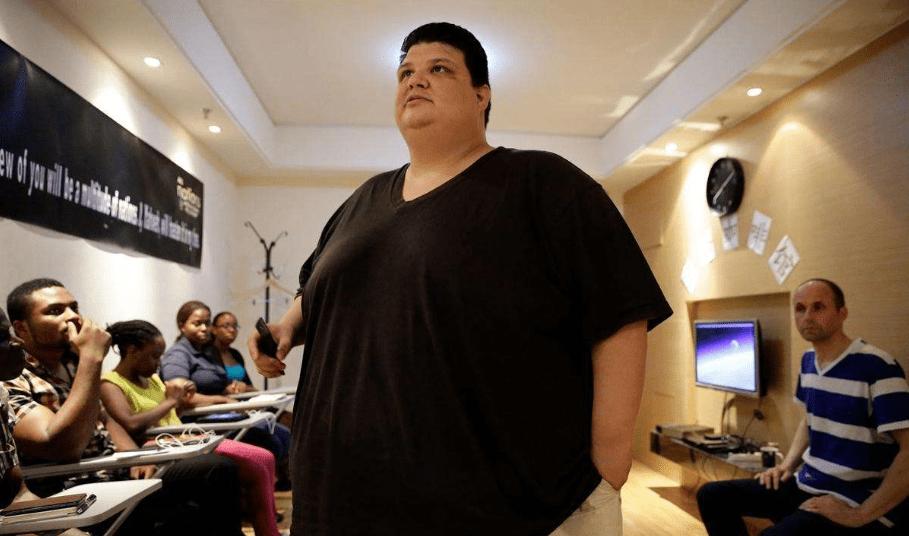 女孩不顾父母反对嫁给63岁的大叔,一个女孩不顾父母反对嫁给穷男人