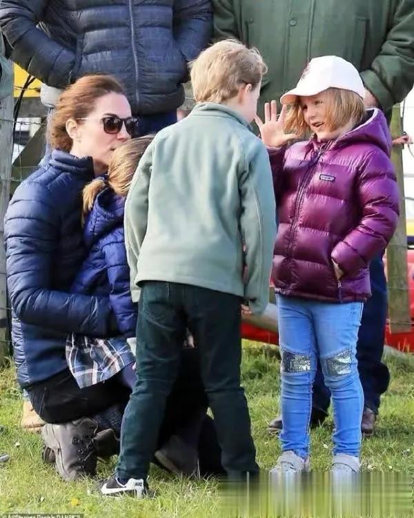 安妮的孙辈,安妮的孙女