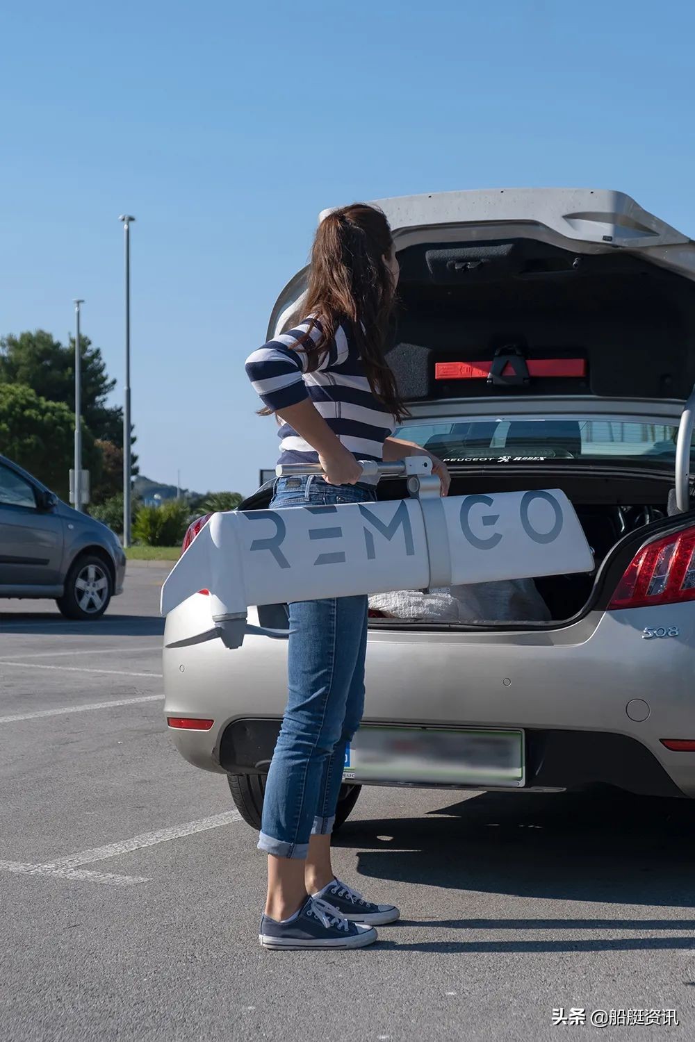 像不像方向舵？时尚简约的RemigoOne一体式电动舷外机