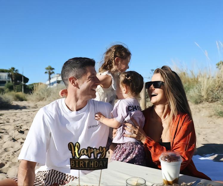 莱万结婚视频,波兰莱万年轻的时候