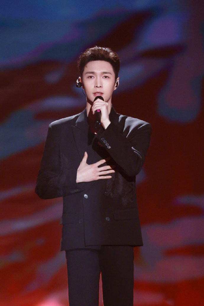 张艺兴退出exo成员反应,鹿晗张艺兴黄子韬为什么退出exo