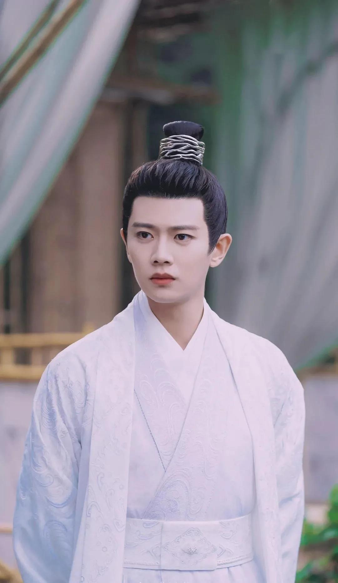 那些惊艳了时光的古装男,真正的古装美男无惧任何造型