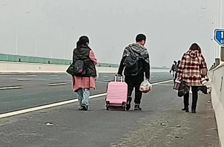 富士康早期事件,富士康员工来龙去脉