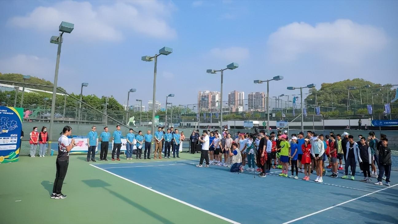 25年前河南小伙娶乌克兰美女,中国小伙娶19岁乌克兰妻子现状