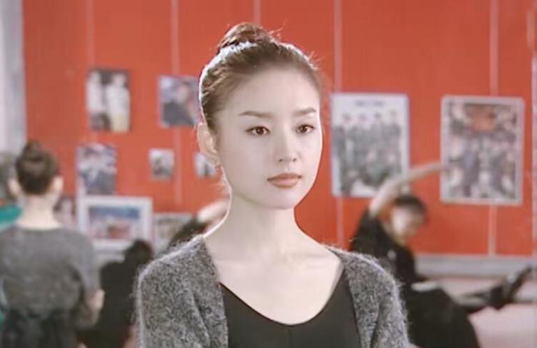 露额头发型会显得阳光,露额头显精神的发型