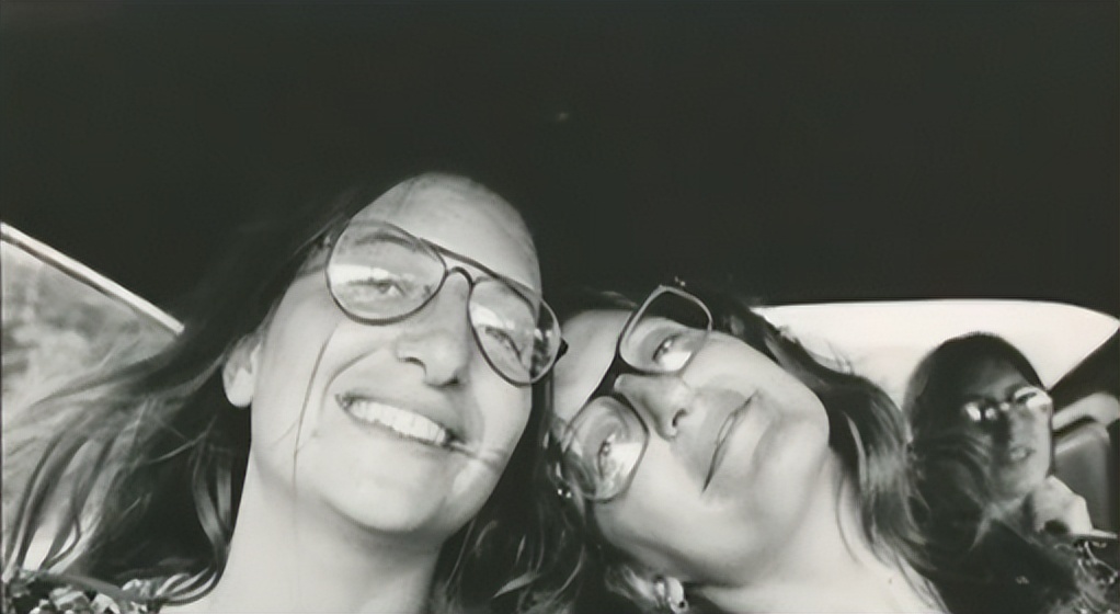 她拍照日薪70万，女王为她摘掉王冠，明星为她宽衣解带还一片难求