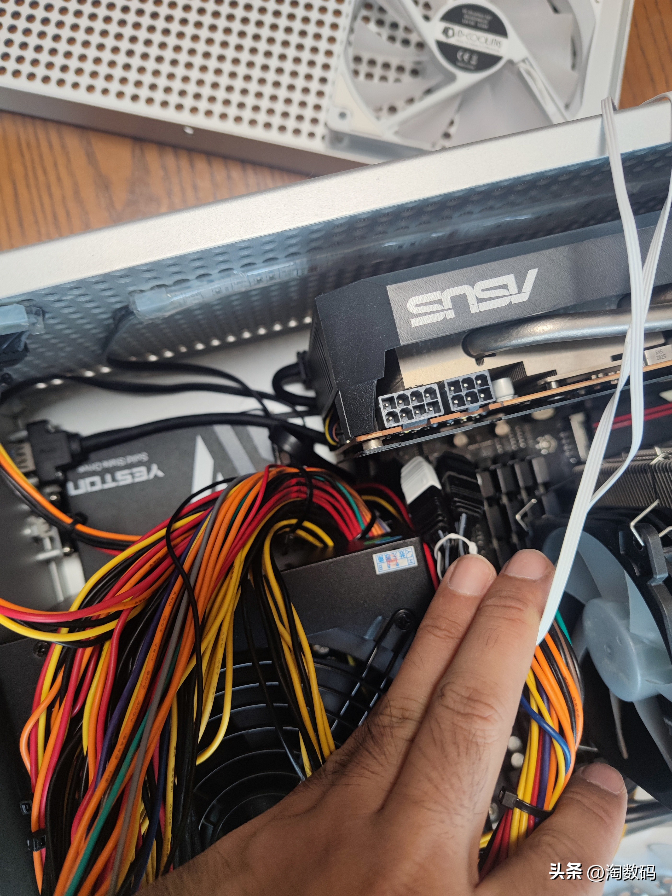 头铁矿卡配矿电:¥666块华硕RX5700+¥109块鑫谷金牌1250W装个机