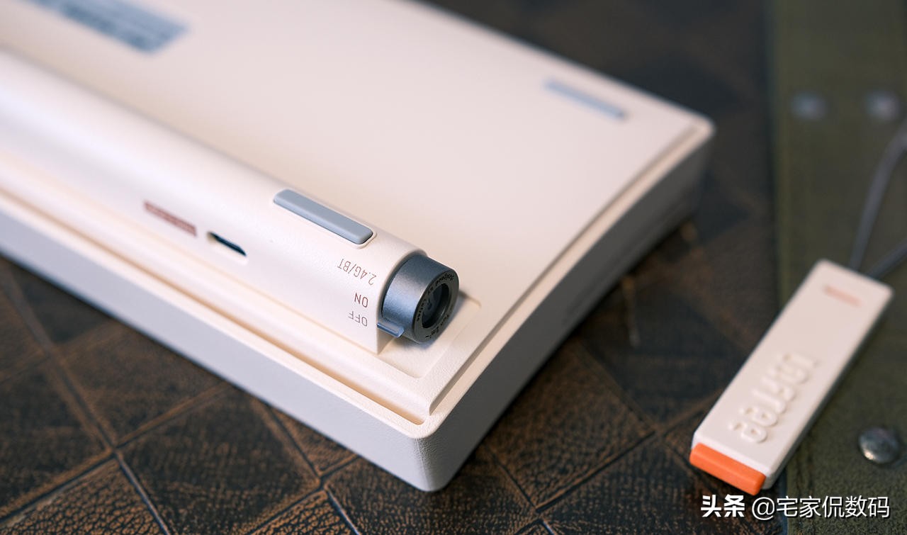 洛斐小翘无线蓝牙机械键盘,洛斐机械小键盘