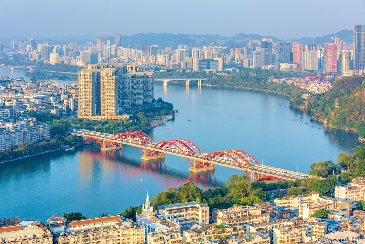 柳州到底是一座怎样的城市,柳州是一个什么样的城市